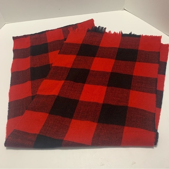 Banana Republic Buffalo Plaid Acrylic Scarf - Picture 1 of 4